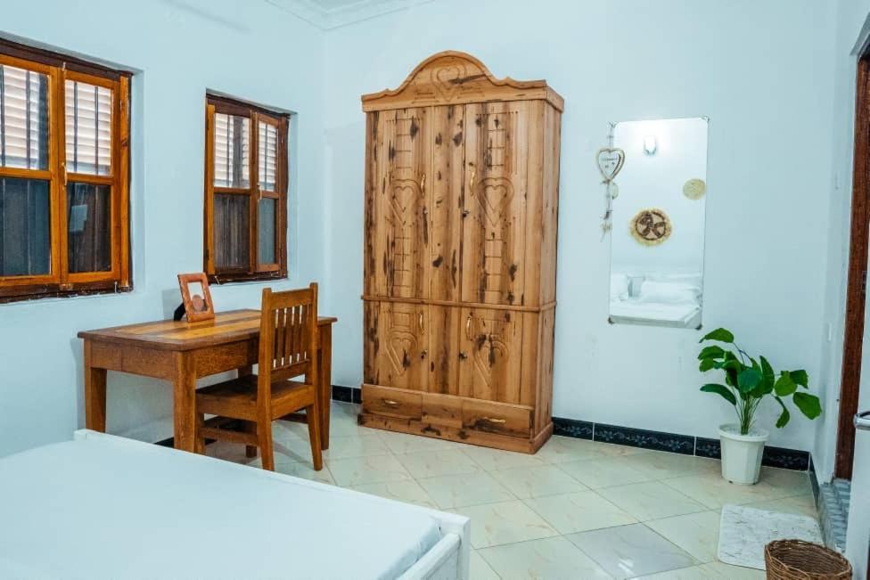 Nomad Cave- Stonetown Hotel Zanzibar Bagian luar foto