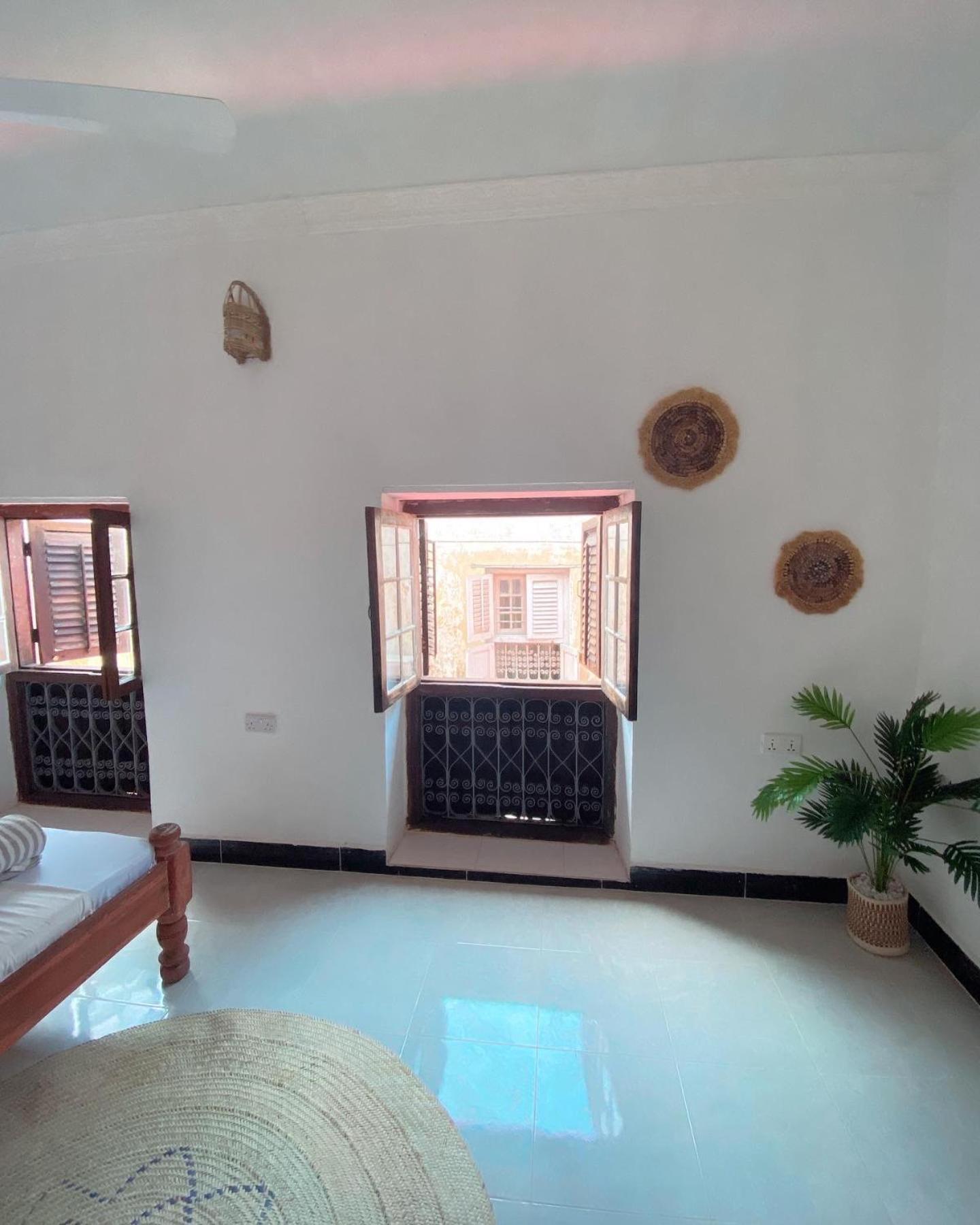 Nomad Cave- Stonetown Hotel Zanzibar Bagian luar foto